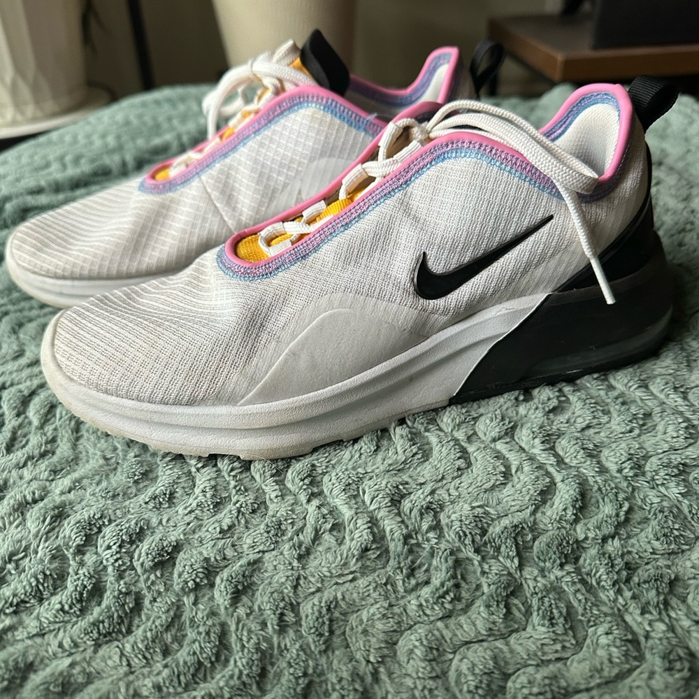 Nike Women's Air Max Motion